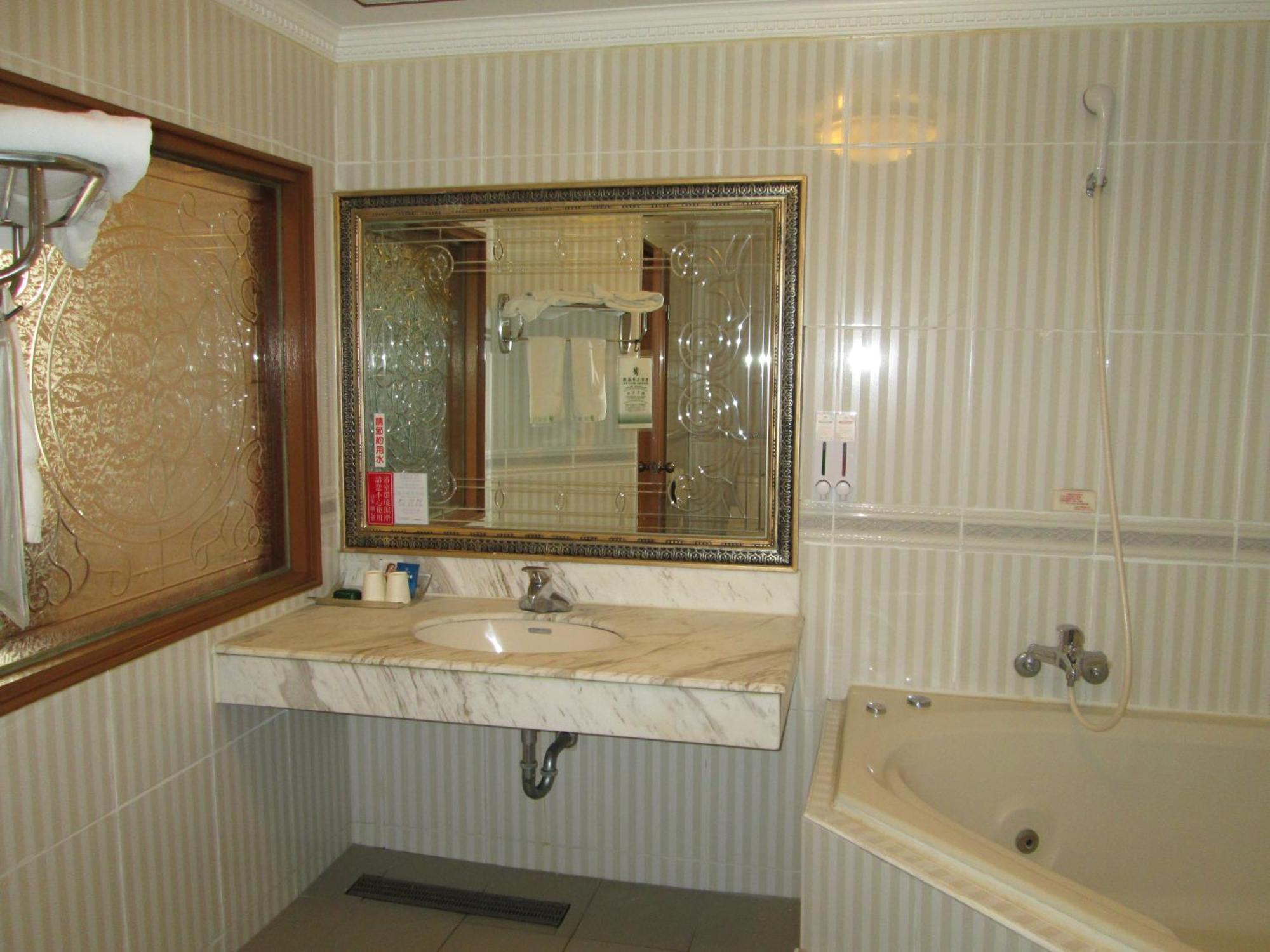 Huangjia Motel Tainan Luaran gambar